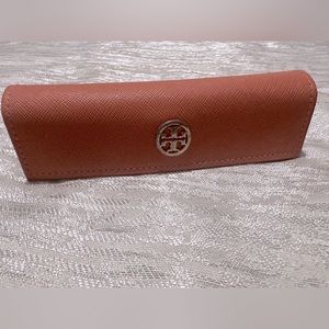 Glasés case Tory Burch in very good condition